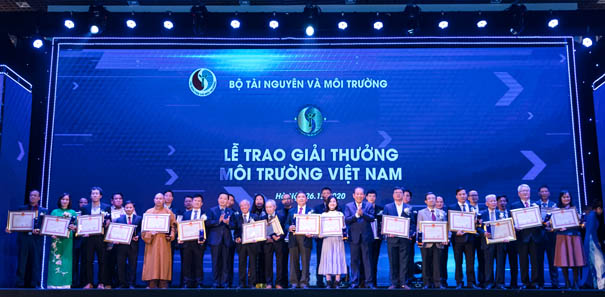 Hội[-]đồng[-]Cây[-]Di[-]sản[-]Việt[-]Nam[-]nhận[-]Giải[-]thưởng[-]Môi[-]trường[-]Việt[-]Nam